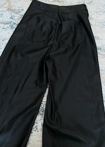 Siyah Parlak wide leg deri pantolon - Görsel 3