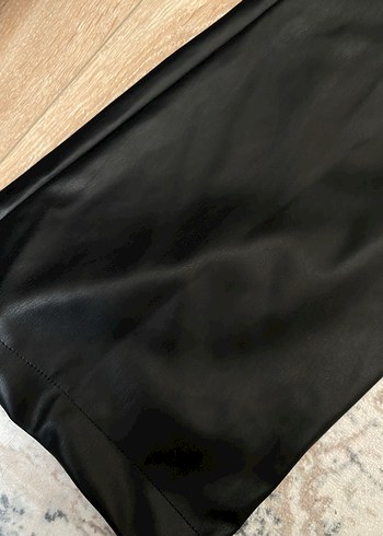 Siyah Parlak wide leg deri pantolon - Görsel 4