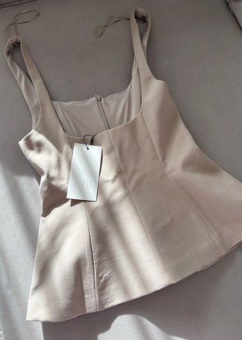 zara bej rengi etiketli bluz - Görsel 4