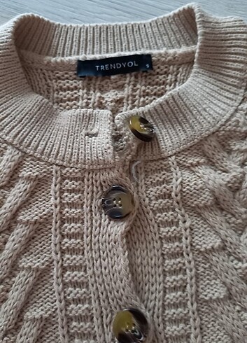 Trendyol & Milla Crop örgü desenli hırka
