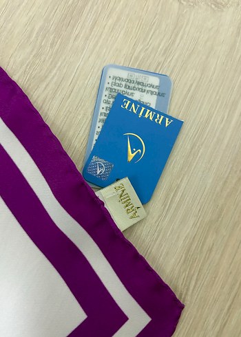 Çiçek Desenli Eşarp - Görsel 3