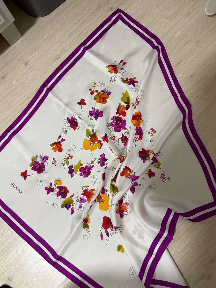 Çiçek Desenli Eşarp - Görsel 2