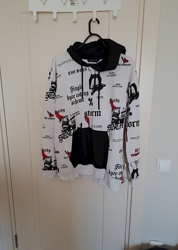 LC Waikiki Kapüşonlu Baskılı Fermuarlı Sweatshirt