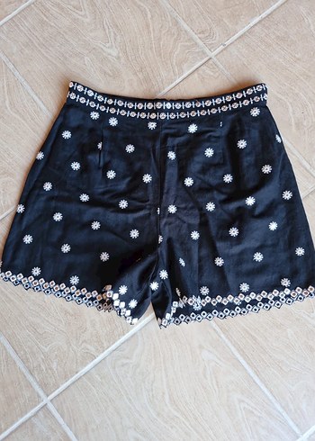 xl Beden Düğmeli Nakışlı Siyah Mini Şort
