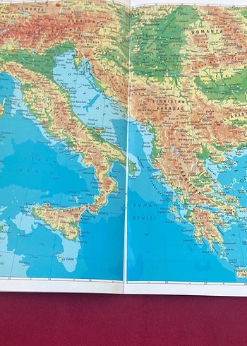  Beden Renk Orta Atlas - Saygı Yayınları