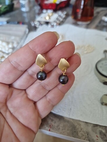 Beden siyah Renk 9mm gerçek inci küpe