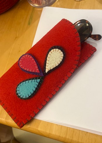 Boncuk İşlemeli Kırmızı Kadın Gözlük Kabı - Görsel 3