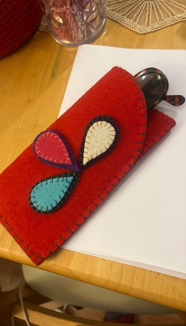 Boncuk İşlemeli Kırmızı Kadın Gözlük Kabı - Görsel 3