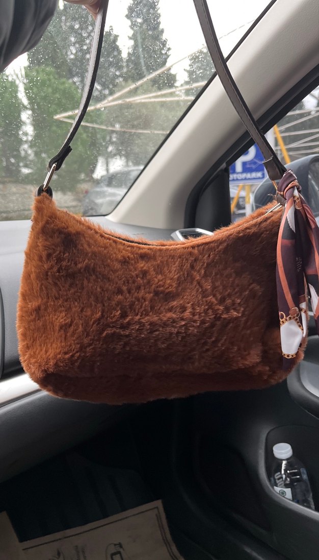 Kahverengi Süet Tüylü Kadın Omuz Çantası - Görsel 2