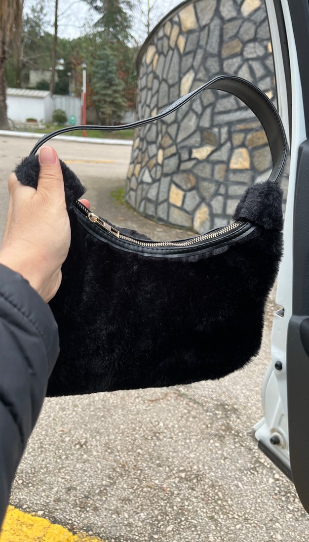 Siyah Kürklü çanta - Görsel 3