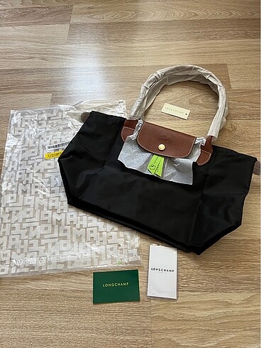 LongChamp Siyaha Taba Çanta