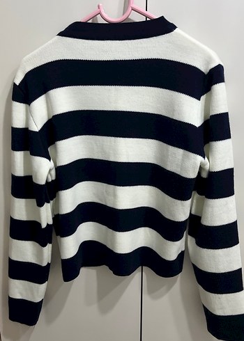 Düğmeli Siyah Beyaz Çizgili Kadın Hırka - Görsel 4