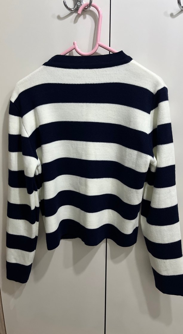 Düğmeli Siyah Beyaz Çizgili Kadın Hırka - Görsel 4