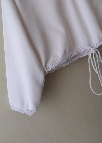 Kadın Beyaz V Yakalı Kısa Sweatshirt - Görsel 4