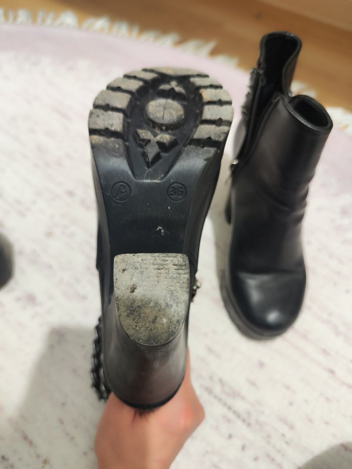 Kadın Siyah Deri Dolgu Topuklu Tokalı Bot - Görsel 5