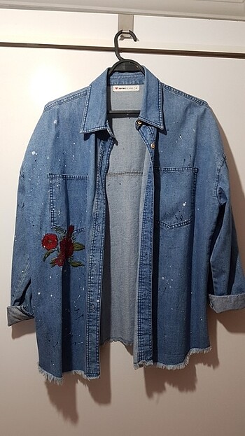Boya ve çiçek desenli gömlek ceket