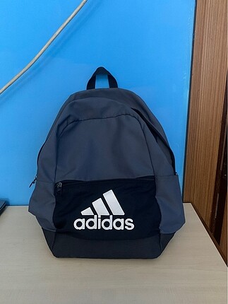 Adidas sırt çantası