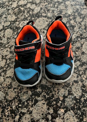 Skechers bebek ayakkabı - Görsel 2