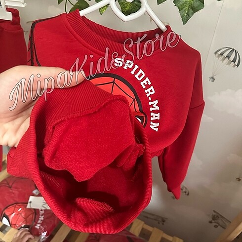 Zara Spiderman takım