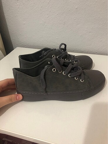 LC Waikiki Convers