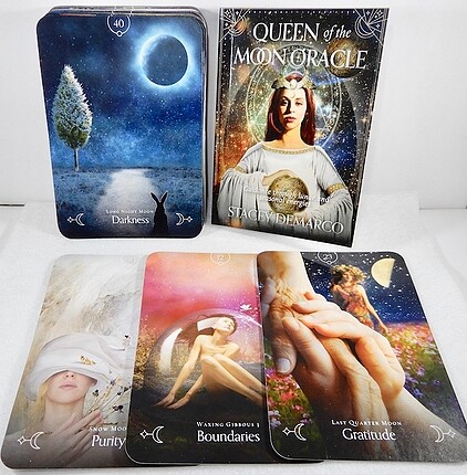 Queen of the moon Oracle
