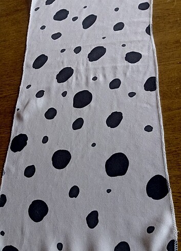 Beden ten rengi Renk Bandana , fular
