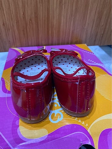 22 Beden kırmızı Renk Kız çocuk babet