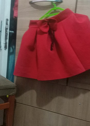 Kırmızı Pliseli Kız Çocuk Eteği - Görsel 2