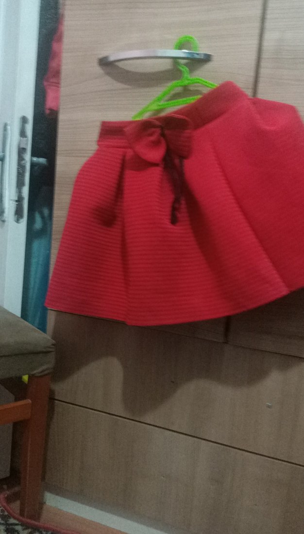 Kırmızı Pliseli Kız Çocuk Eteği - Görsel 2