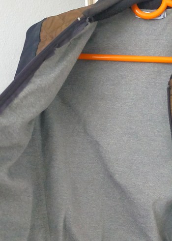 Kızaklı Kapüşonlu Kahverengi Erkek Çocuk Montu - Görsel 3