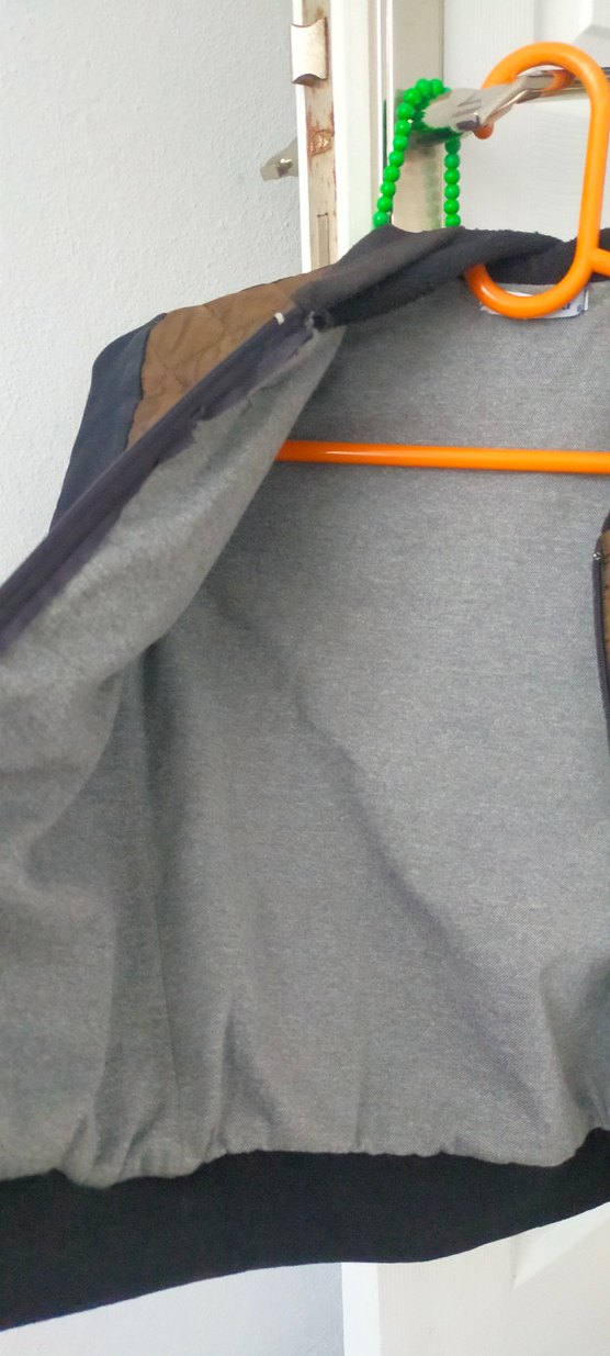 Kızaklı Kapüşonlu Kahverengi Erkek Çocuk Montu - Görsel 3