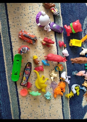 Renkli Karışık Oyuncak Figürleri - Görsel 2