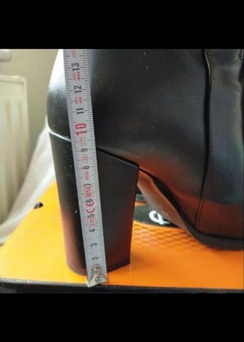 Siyah Deri Tokalı Topuklu Kadın Bot - Görsel 5