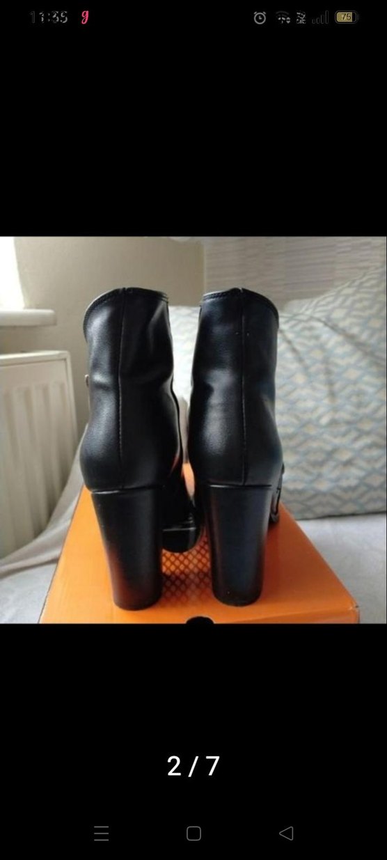 Siyah Deri Tokalı Topuklu Kadın Bot - Görsel 2