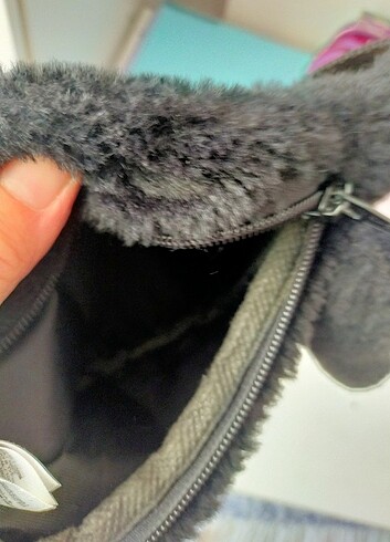 Siyah peluş bel çantası - Görsel 6