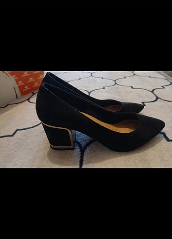Siyah kadın stiletto
