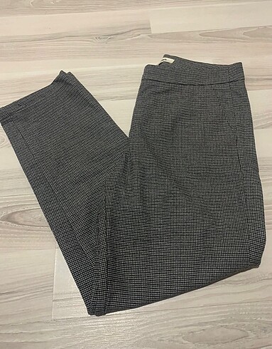 Gri renki pantolon