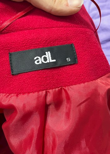 Kırmızı Düğmeli Midi Kadın Kaban - Görsel 5