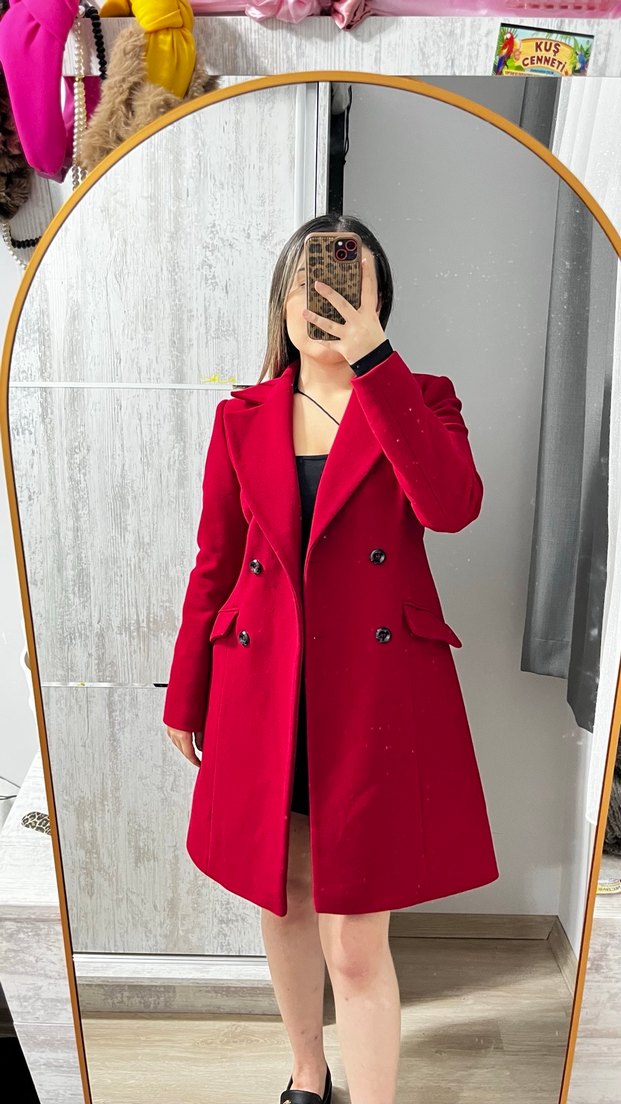 Kırmızı Düğmeli Midi Kadın Kaban - Görsel 2