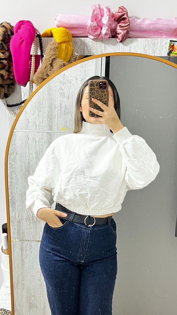 Beyaz Yüksek Yakalı Rahat Kadın Sweat - Görsel 2