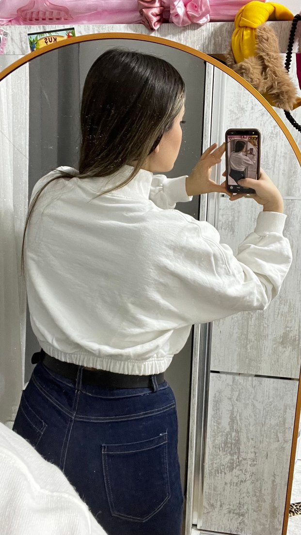 Beyaz Yüksek Yakalı Rahat Kadın Sweat - Görsel 4