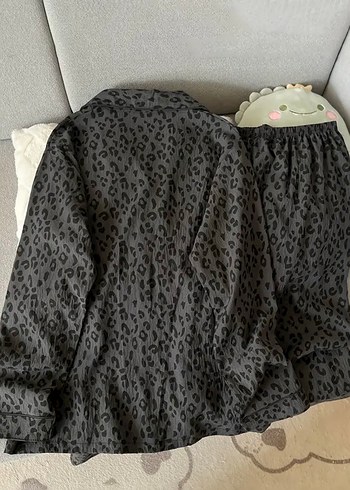 Gri Leopar Desenli Rahat Kadın Pijama Takımı - Görsel 2
