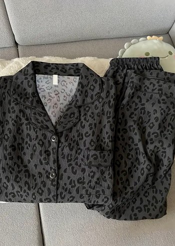 Gri Leopar Desenli Rahat Kadın Pijama Takımı - Görsel 5