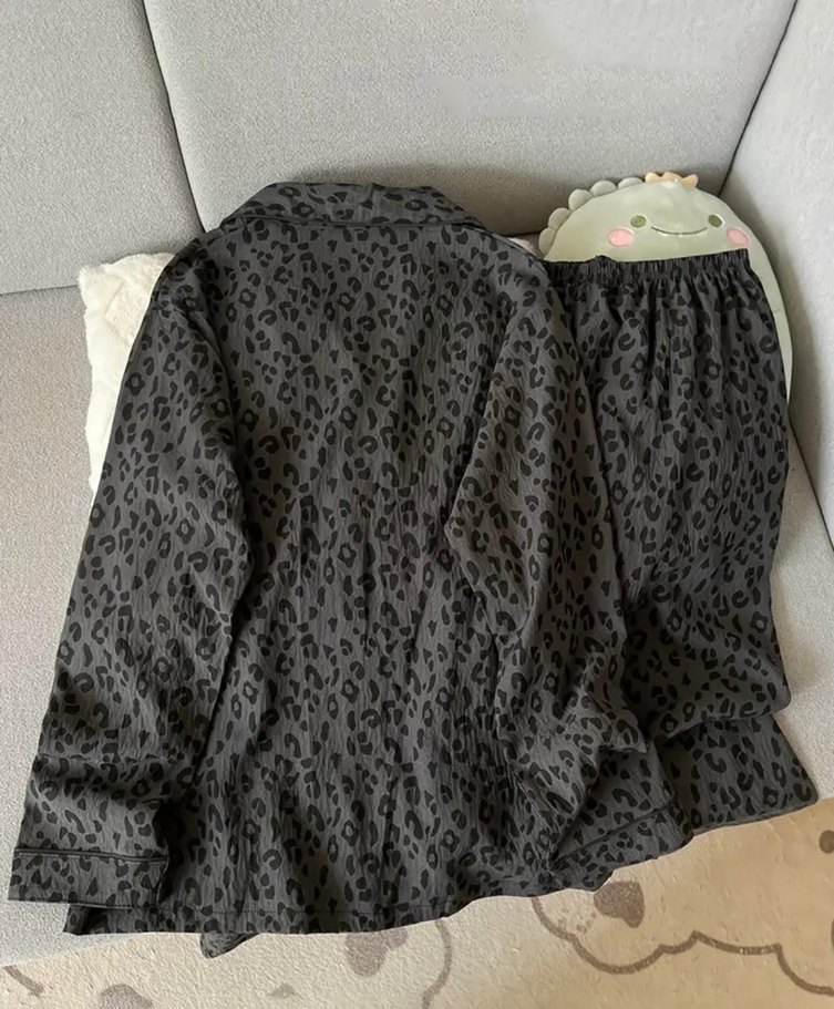 Gri Leopar Desenli Rahat Kadın Pijama Takımı - Görsel 2