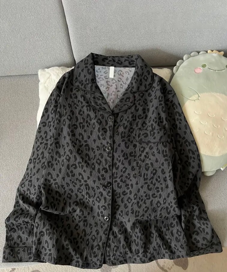 Gri Leopar Desenli Rahat Kadın Pijama Takımı - Görsel 3