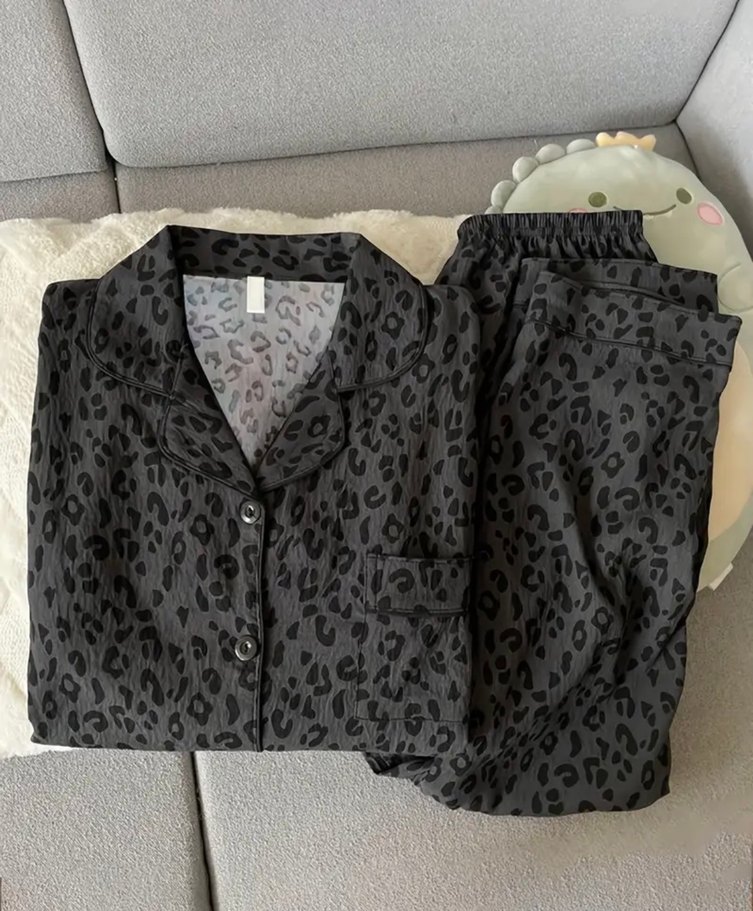 Gri Leopar Desenli Rahat Kadın Pijama Takımı - Görsel 5