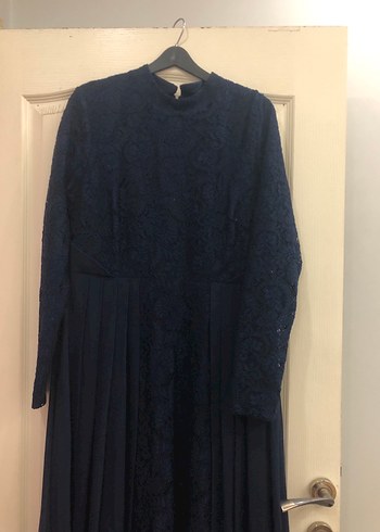 Lacivert Uzun Kollu Piliseli Uzun Elbise - Görsel 2