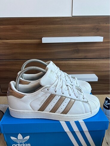 Adidas süperstar 38.5 orjinal (açıklama oku)