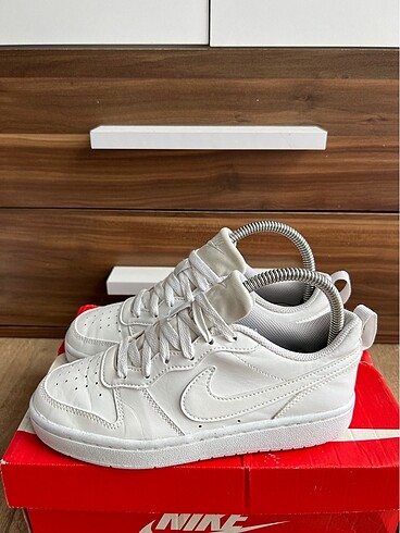 Nike court Borough 36.5 satış dolaptan
