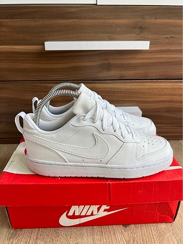 Nike court Borough 37.5 satış dolaptan